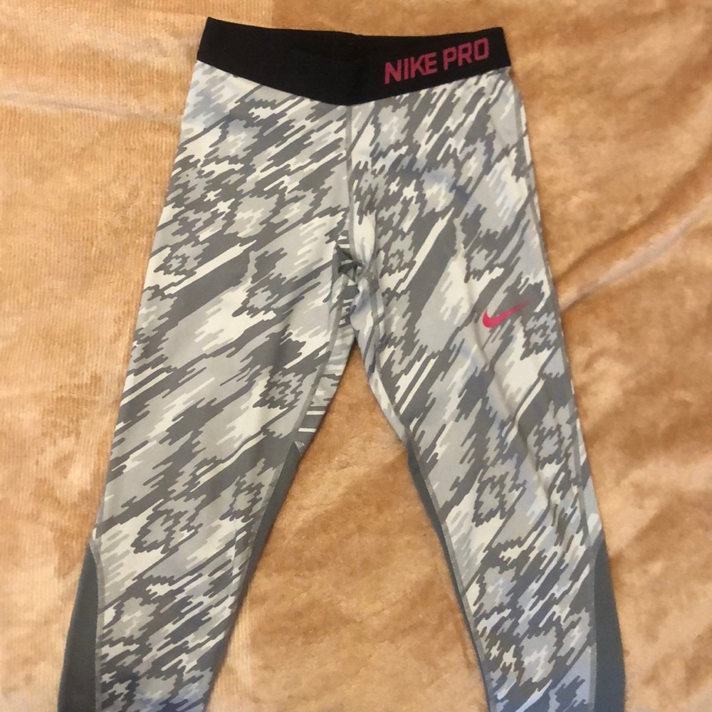 NIKE PRO LEGGINGS